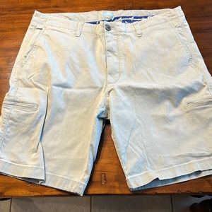 Tommy Bahama flat front cargo shorts